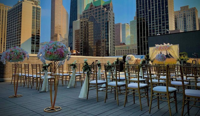 Viceroy Chicago, 2 Family-friendly Deluxe Queen Queen Rooms, Onsite Pool!