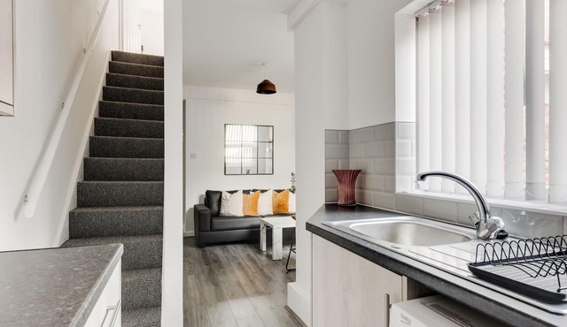 Vichy - Strathcona Suites, 3 Beds Houses in Wavertree