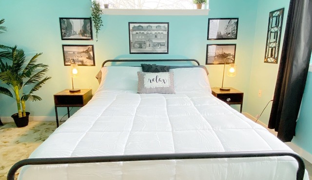 Vickery Cottage - Charming, Cozy, & Comfy