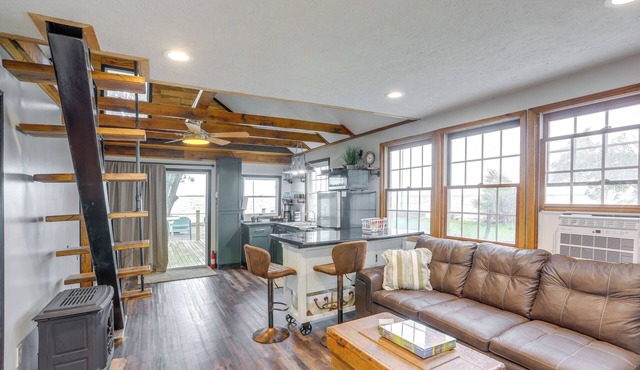 Vickery Cottage on Sandusky Bay w/Fire Pit!