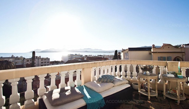 Victoria-1925-An amazing view over the Mediterranean sea