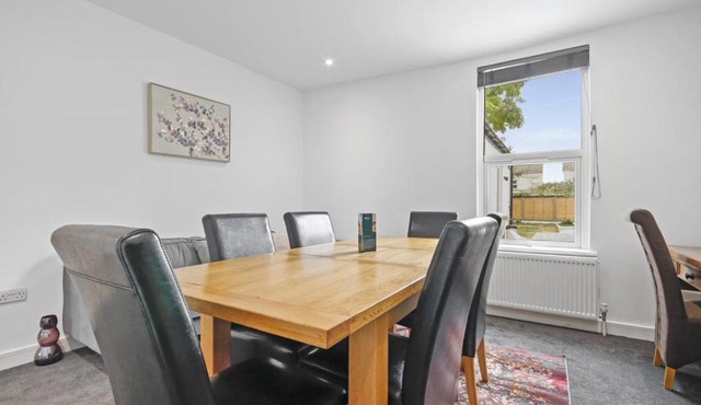 Victoria House w/ Daily Housekeeping and Bfast Basket