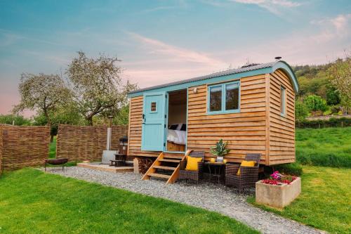 Victoria Hut Allerford