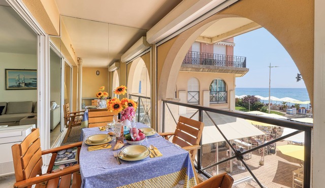 Victoria Palace Elegant Apt, Menton, France