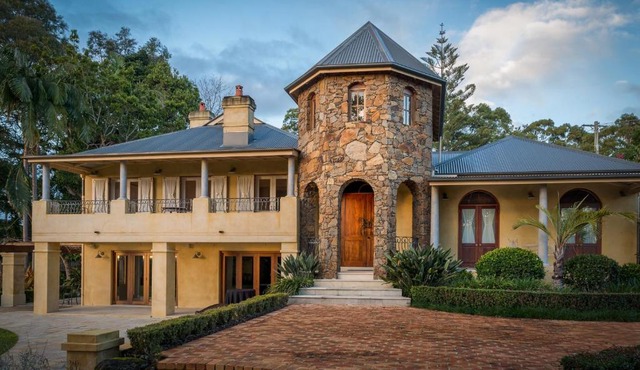 Victoria's At Ewingsdale