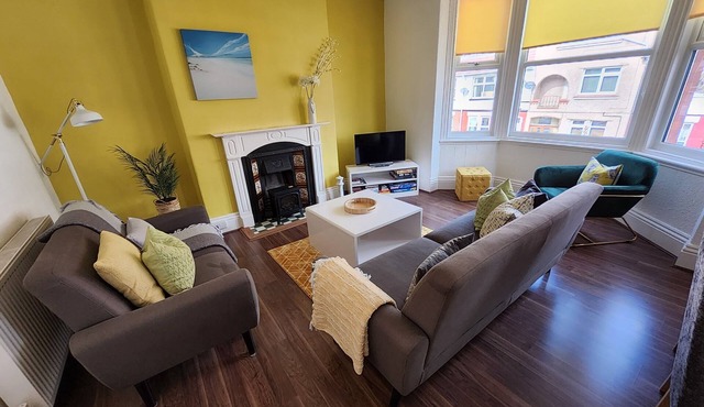 VICTORIA24: CRAIG Y DON LLANDUDNOnCLOSE TO PROMENADE & VENUE CYMRU