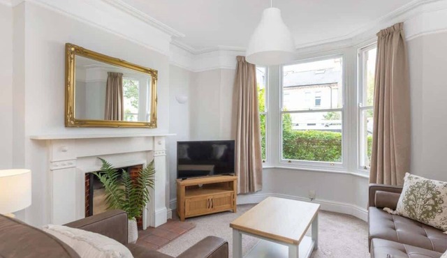 Victorian 2 Bedroom Home near the river Cam