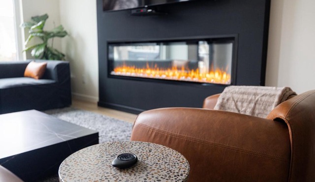 Victorian 4BR 25BA 2Parking Near Parks & DT