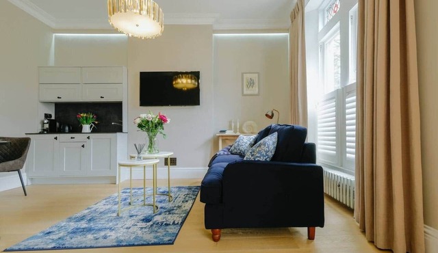 Victorian Charm in Cotham | Free Parking