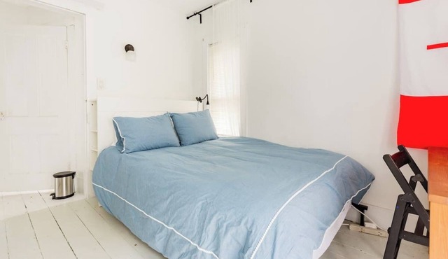 Victorian Charm meets Modern Luxury: Combined Houses with 6 Bedrooms, Sleeps 11