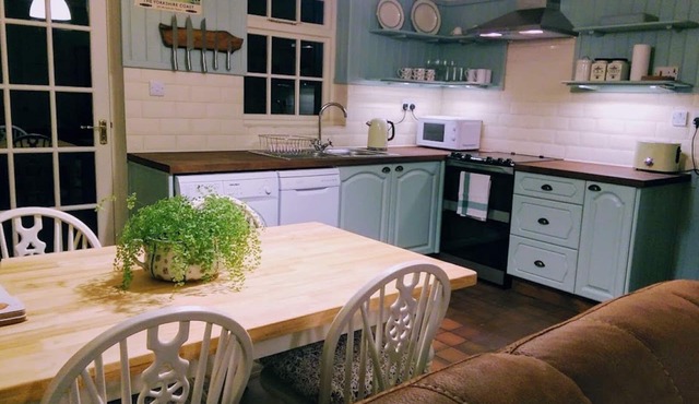 Victorian Cottage in Pocklington near York with log burner and wi-fi