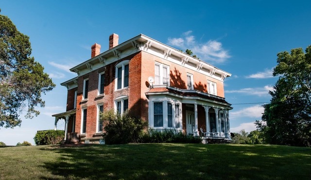 Victorian Country Home on the edge of town. Event venue, weekend home.