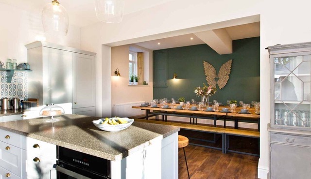 Victorian country house with 9 ensuite bedrooms, nestled in a pretty hamlet