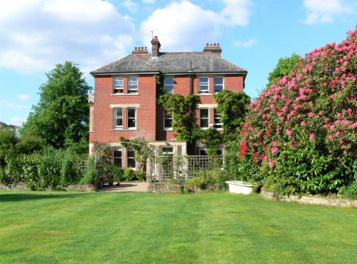 Victorian Country House with large garden