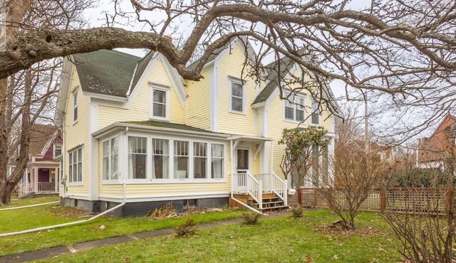 Victorian era house circa 1867 Tranquil retreat.