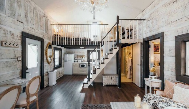 Victorian French Cottage w/Hot Tub: Hocking Hills