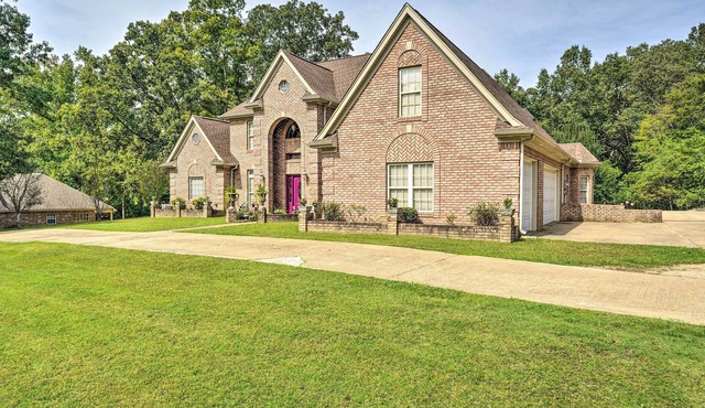 Victorian Hernando Home ~ 25 Miles to Memphis