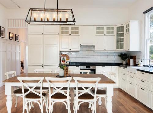 Victorian Hilltop Retreat - Firepit & Sunset Views