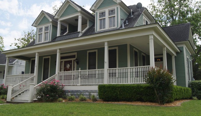 Victorian Home 4 Blocks from the Spoetzl Brewery