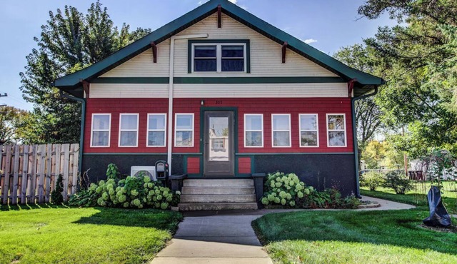 Victorian Home Near Downtown Little Falls