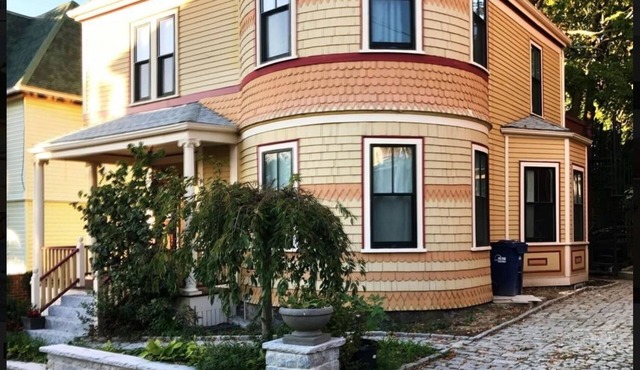 Victorian house, clean comfortable and well located