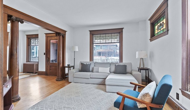 Victorian house in Uptown: Hot Tub, Near the Convention Center, DT and the lakes