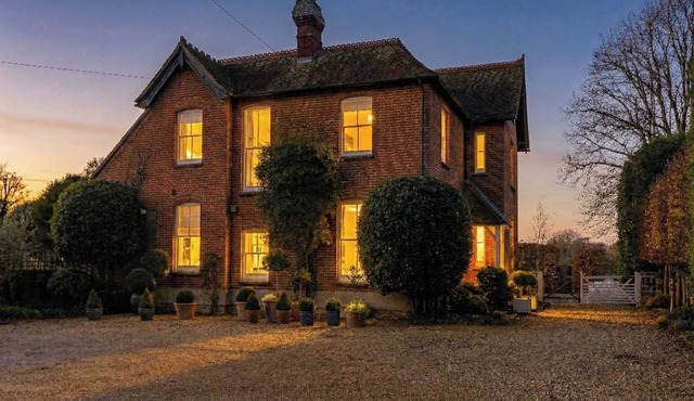 Victorian House, Sleeps 14, Pool and Gardens