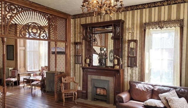 victorian house with 4 bedrooms