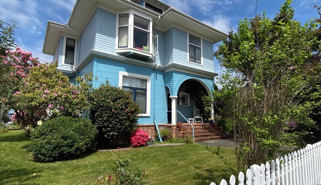 Victorian in Downtown Arcata features 8 bedrooms