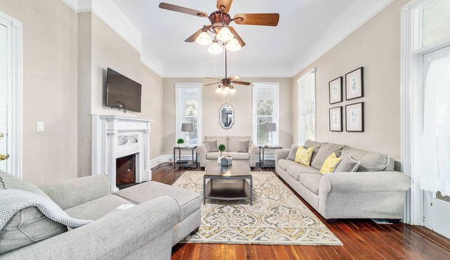 Victorian Manor: Downtown Apt, near Silver Springs & Fort King Historic Park