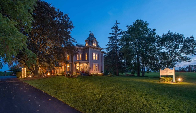 Victorian Mansion! Minutes from Canandaigua Lake!