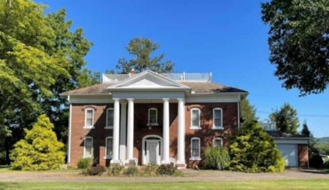 Victorian Oasis in Mineral City, near Atwood - Deer Hunting - Hot Tub