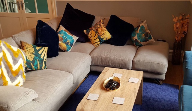 Victorian Semi with bags of Character