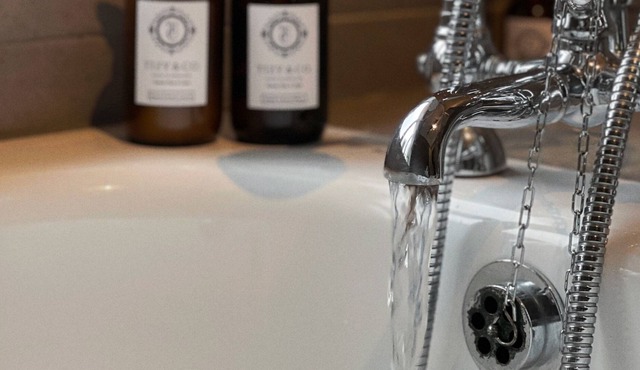 Victorian Studio - Yorkshire Dales Retreat with Parking