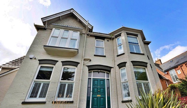 Victorian-style villa near Exmouth, No Deposit