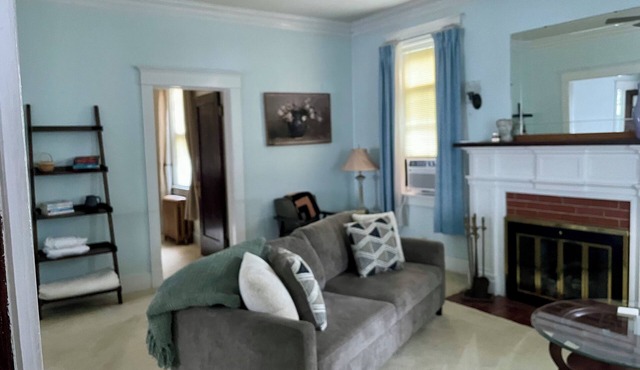 Victorian Townhome with Fenced Yard, Walkable area