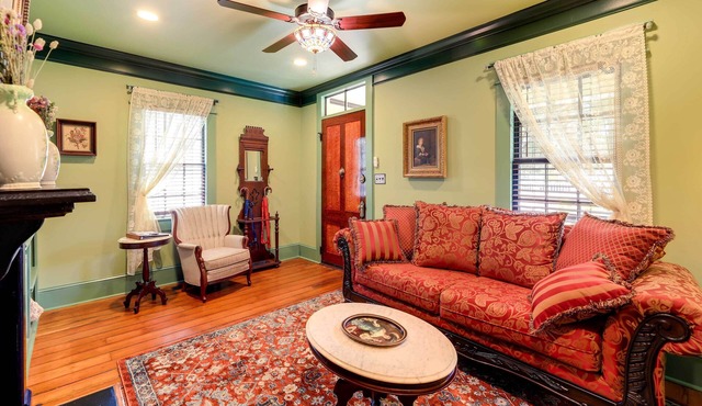 Victorian Vacation Rental Apt in Downtown New Bern