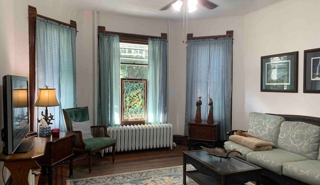 VICTORIAN VACAY 3 BR Sleeps 10