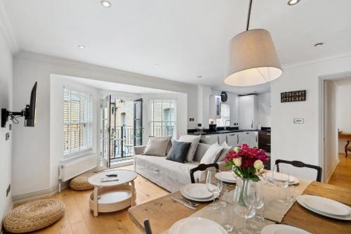 Victorian Villa Apartment - Hosted by StaySejour - Free parking