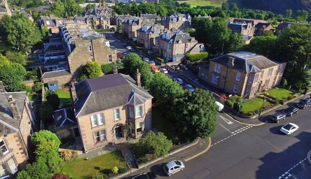 Victorian Villa Ard Na Said with free parking, 20 minute walk to royal mile