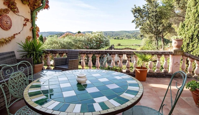 Victorine Guest Room