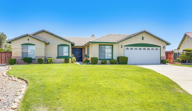Victorville Home w/Large Yard & Charcoal Grill!