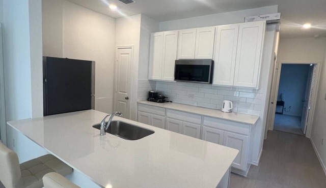 Victory Suite - Private 1-bedroom home in Kyle, 25mins from Austin downtown