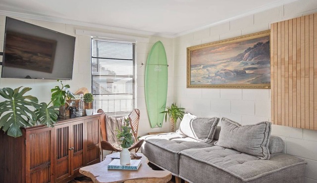 Vida Stoke 2 - Cozy Suite 0.1 Miles to Beach