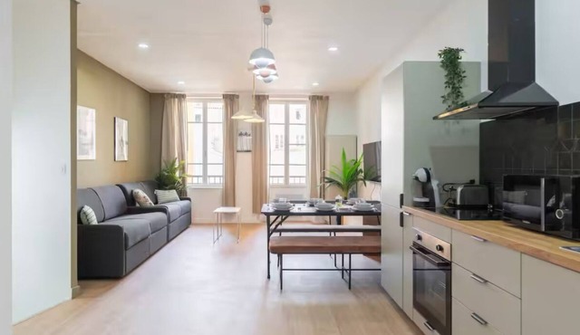 Vieux-Port/Gare St Charles Le Massilia (8pers) Air-conditioned