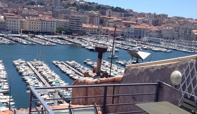 Vieux Port to Notre Dame de la Garde Triplex 70 m2 terrace