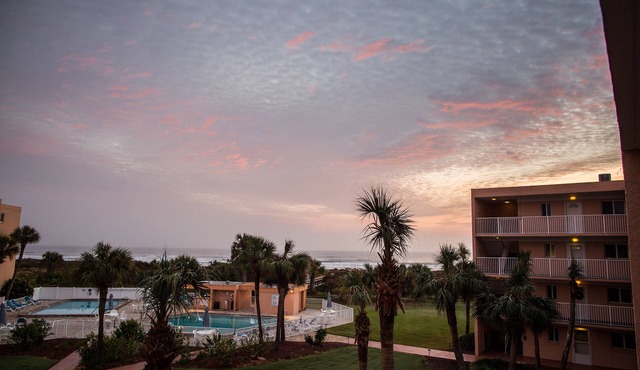 View, Comfortable, Clean, Conveniently Located with Great View!