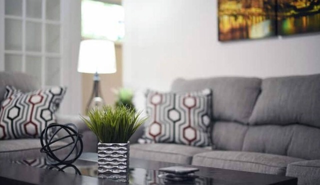 View from the Top! Steps from Grandview, Sleeps 8