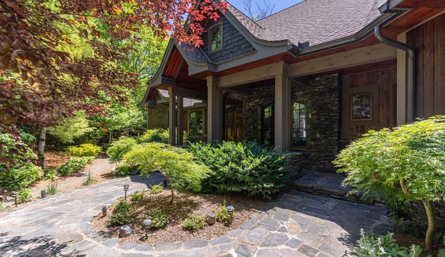 View House - Stunning Views of Mountains and Yadkin River, huge deck, wood burning fireplace