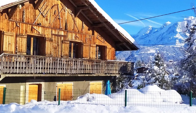 View not overlooked front of the chain of Mt BLANC ground floor with private terrace
